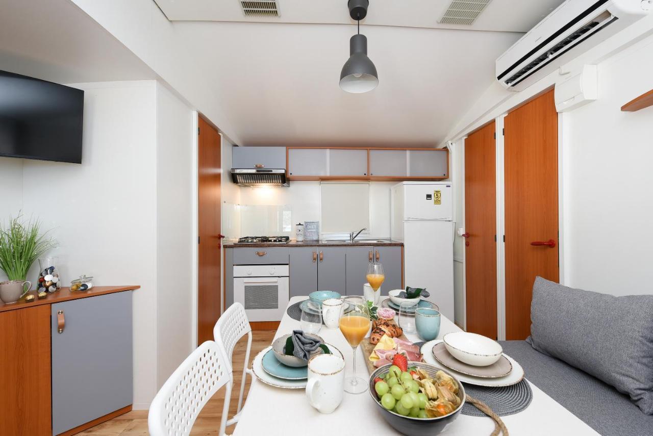 Mia Mobile Home With Jacuzzi Ždrelac Zewnętrze zdjęcie