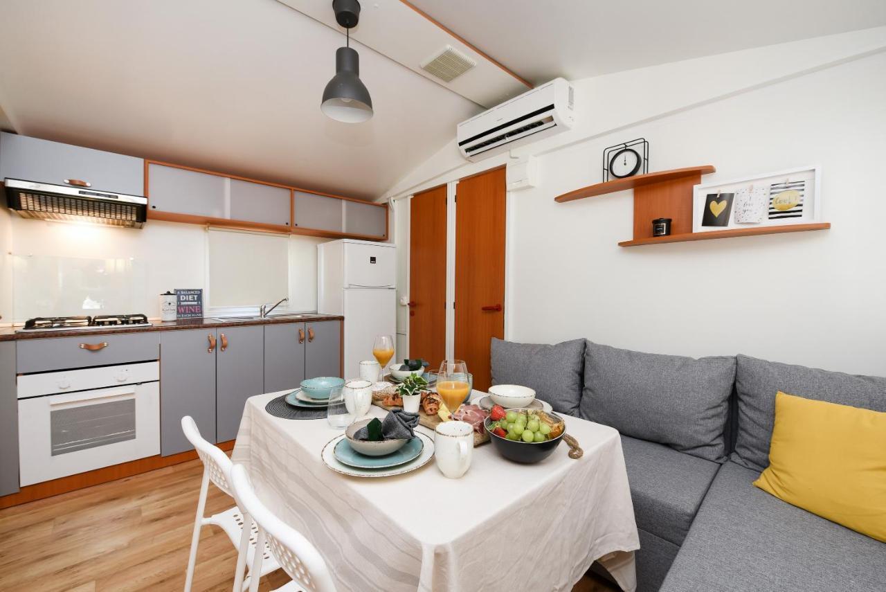 Mia Mobile Home With Jacuzzi Ždrelac Zewnętrze zdjęcie