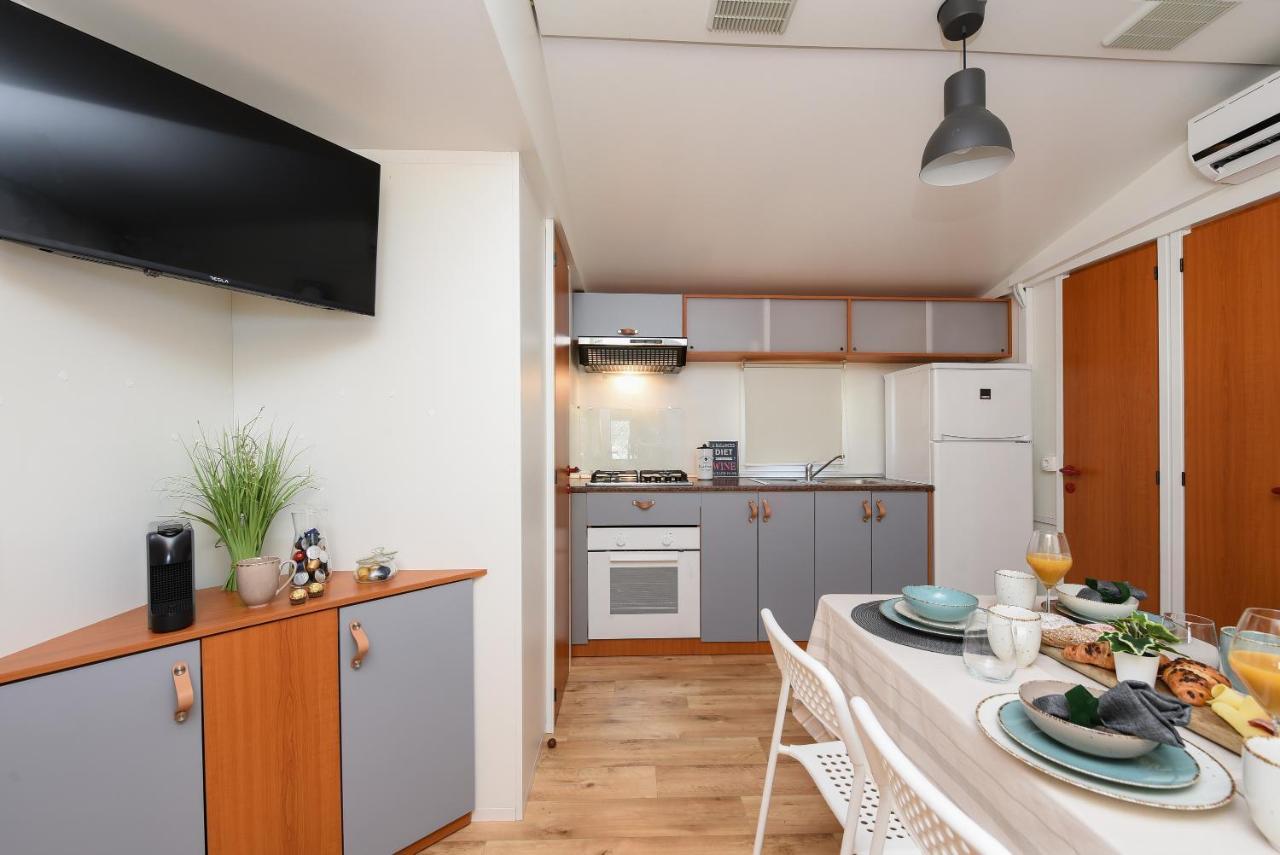 Mia Mobile Home With Jacuzzi Ždrelac Zewnętrze zdjęcie