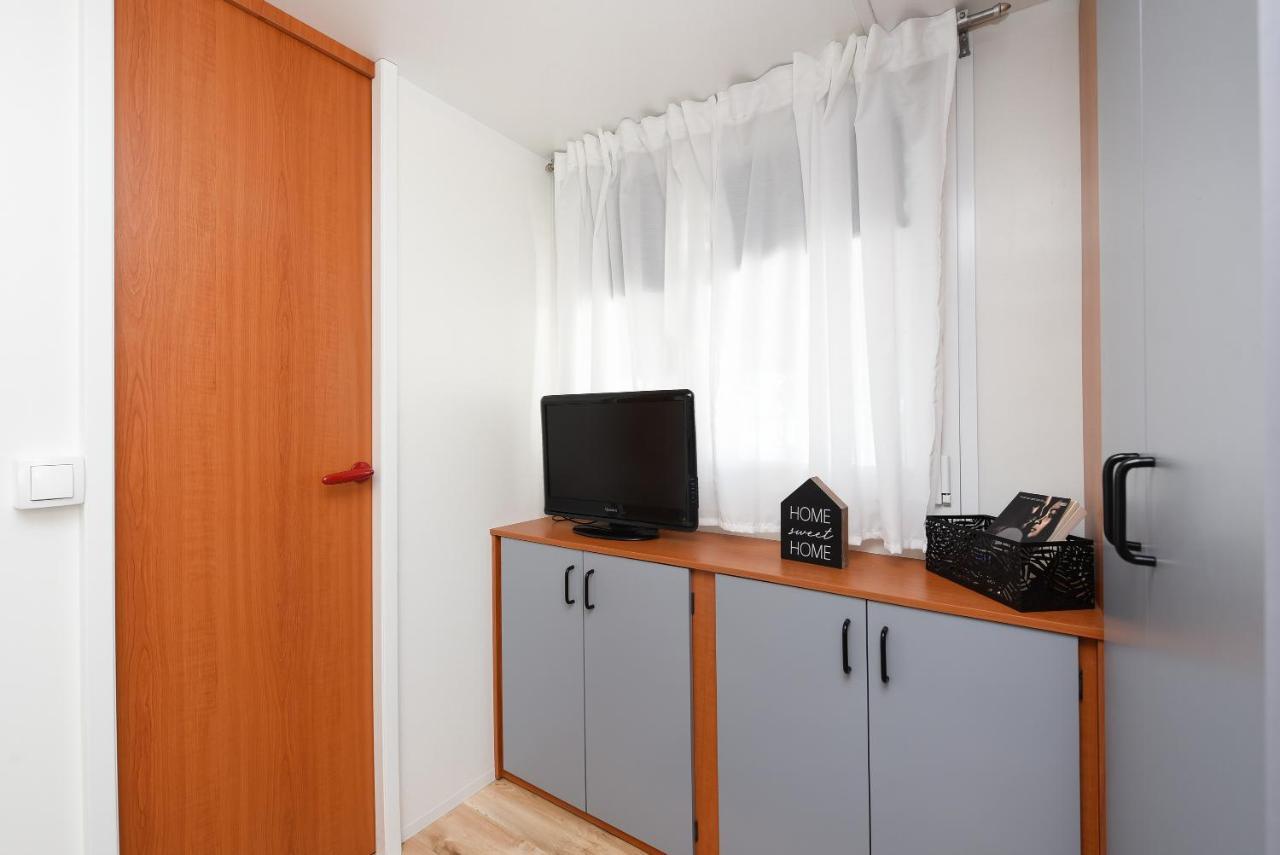Mia Mobile Home With Jacuzzi Ždrelac Zewnętrze zdjęcie