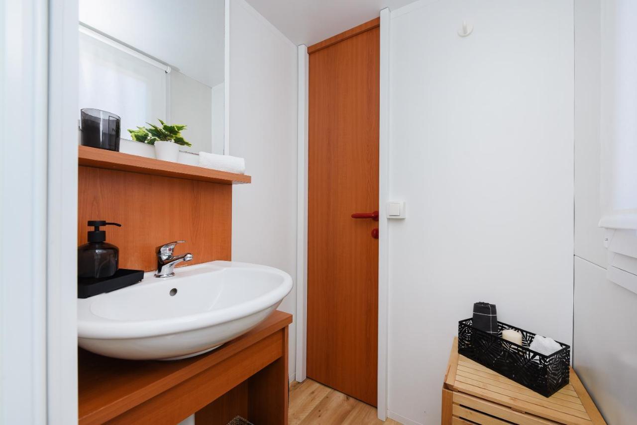 Mia Mobile Home With Jacuzzi Ždrelac Zewnętrze zdjęcie