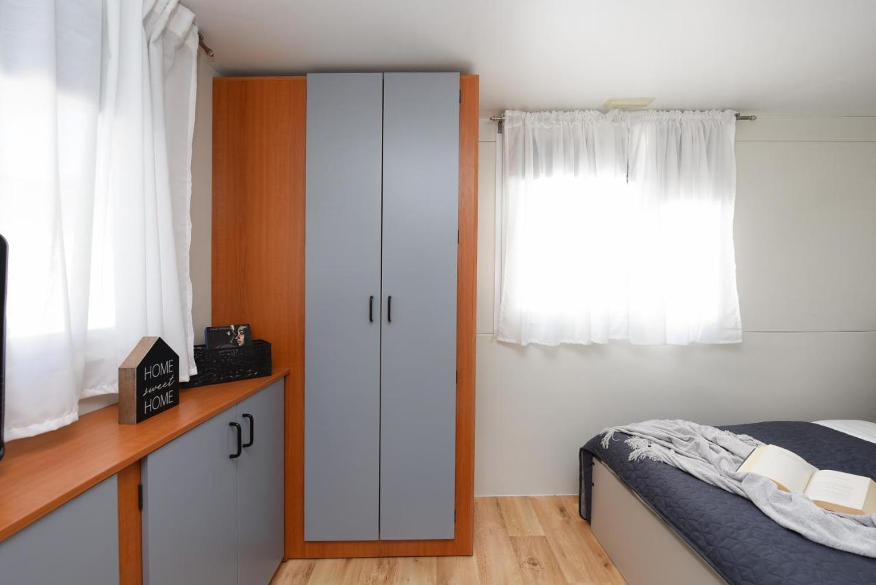 Mia Mobile Home With Jacuzzi Ždrelac Zewnętrze zdjęcie